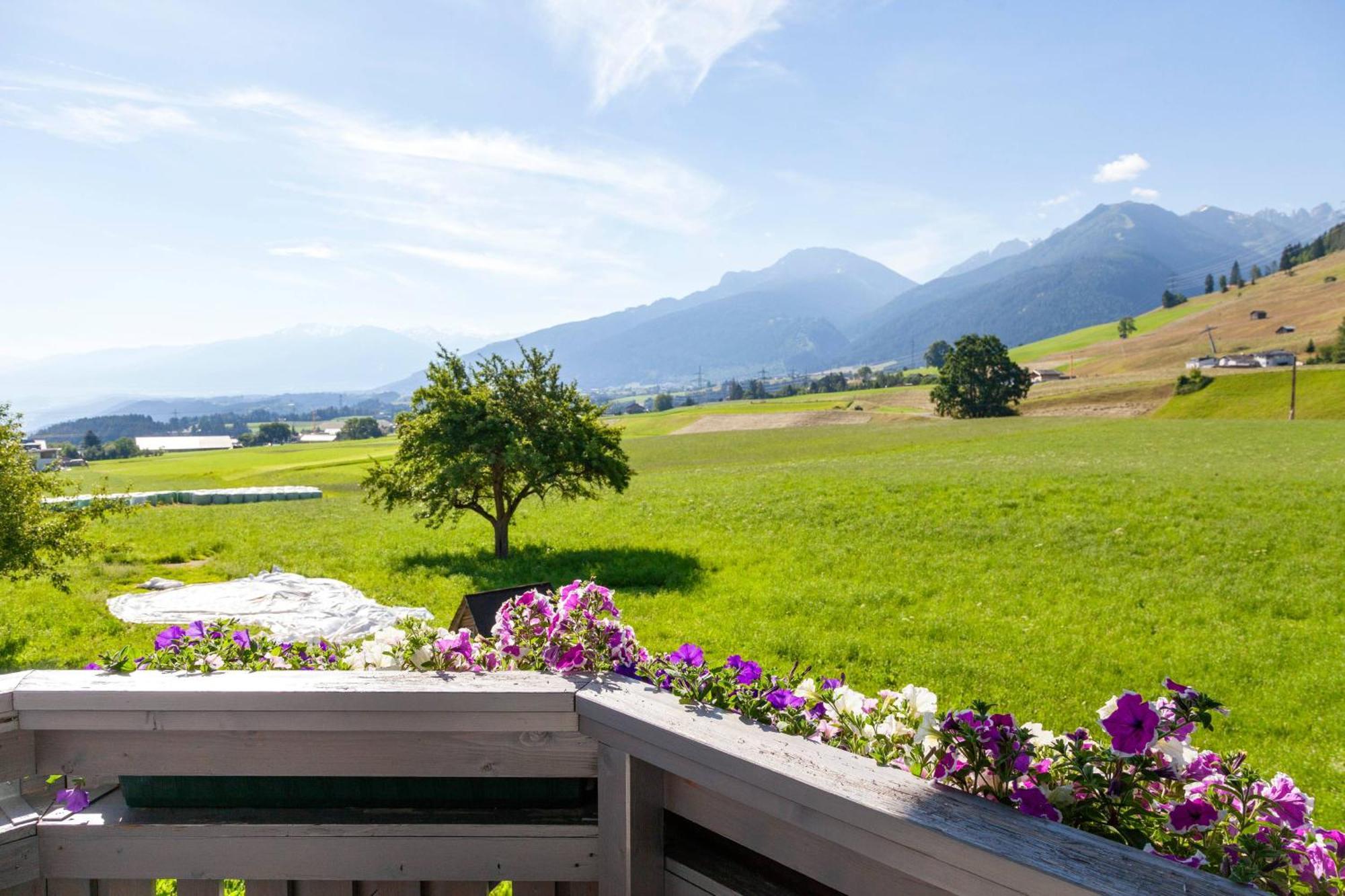 Gaestehaus Weber Oberperfuss Exterior photo